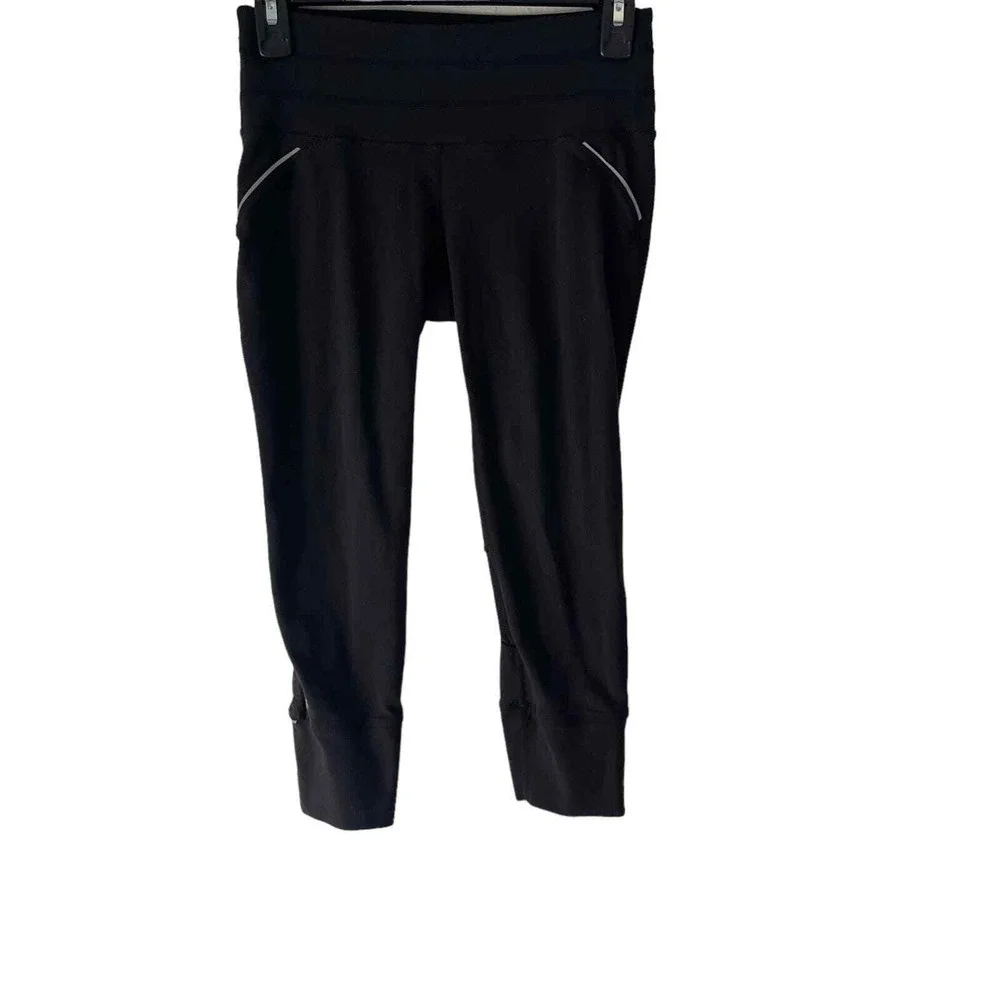 Athleta Women's Size XS Relay Crop‎ Black Yoga Activewear Pants